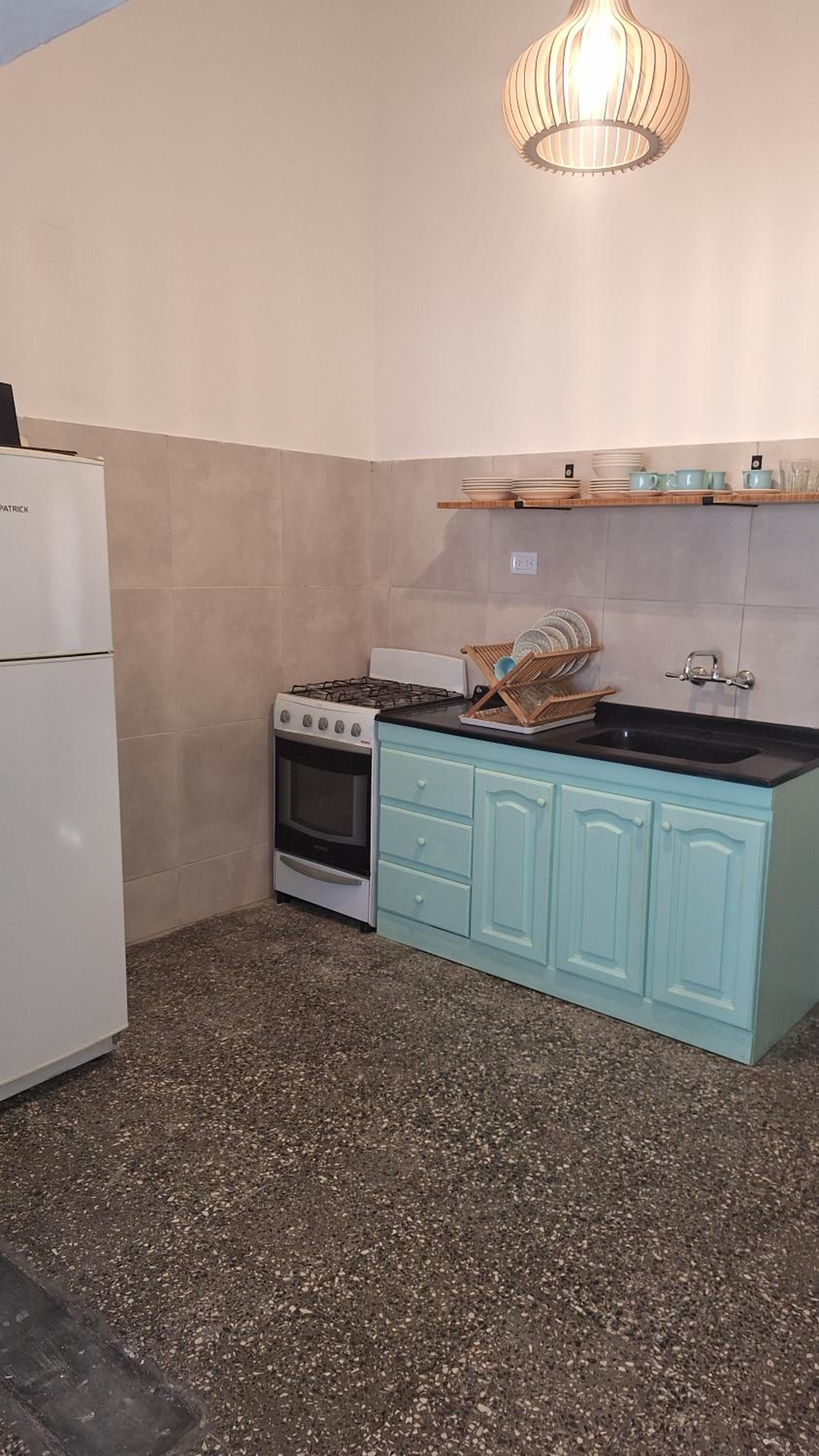 La casa, alquiler temporario - casa completa con cochera y patio- parrilla