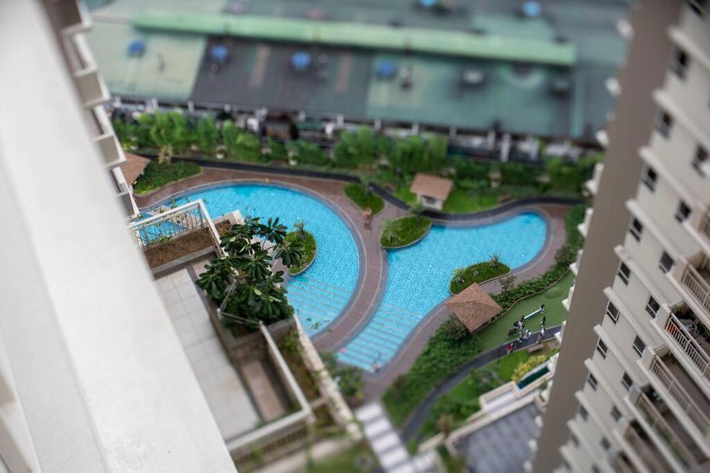 The One with Purple Apartment view 4