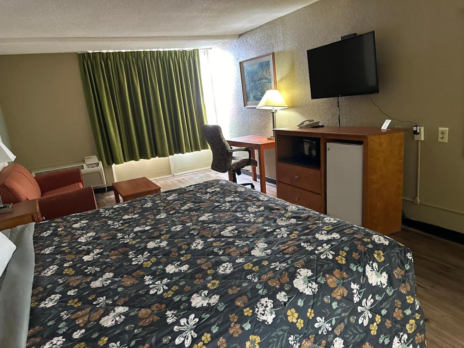 Atlanta Vacations - Rodeway Inn Stone Mountain - Property Image 3