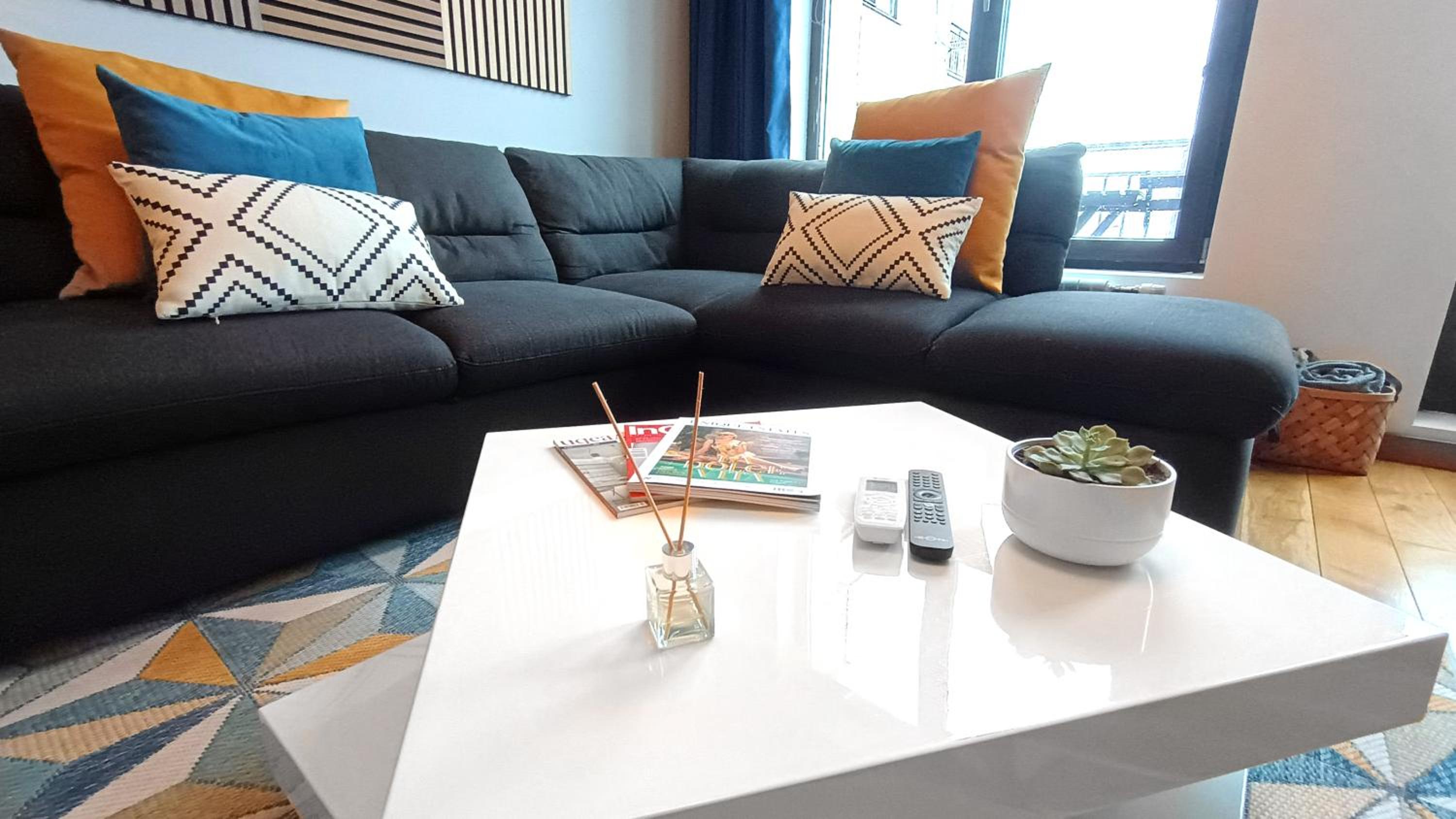 Modern Comfort near Airport, The Mall, TechPark by KeyBox