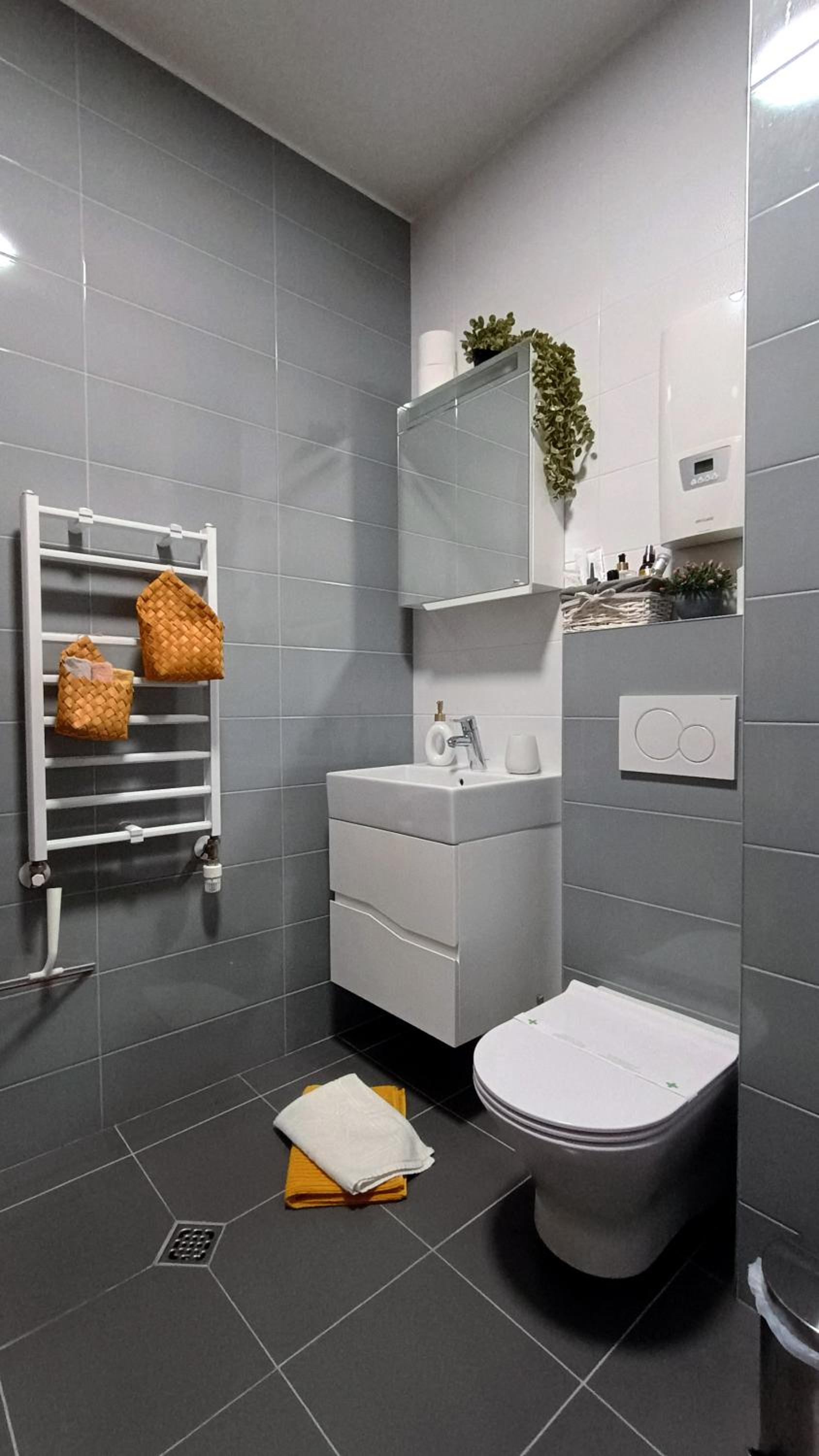 Modern Comfort near Airport, The Mall, TechPark by KeyBox