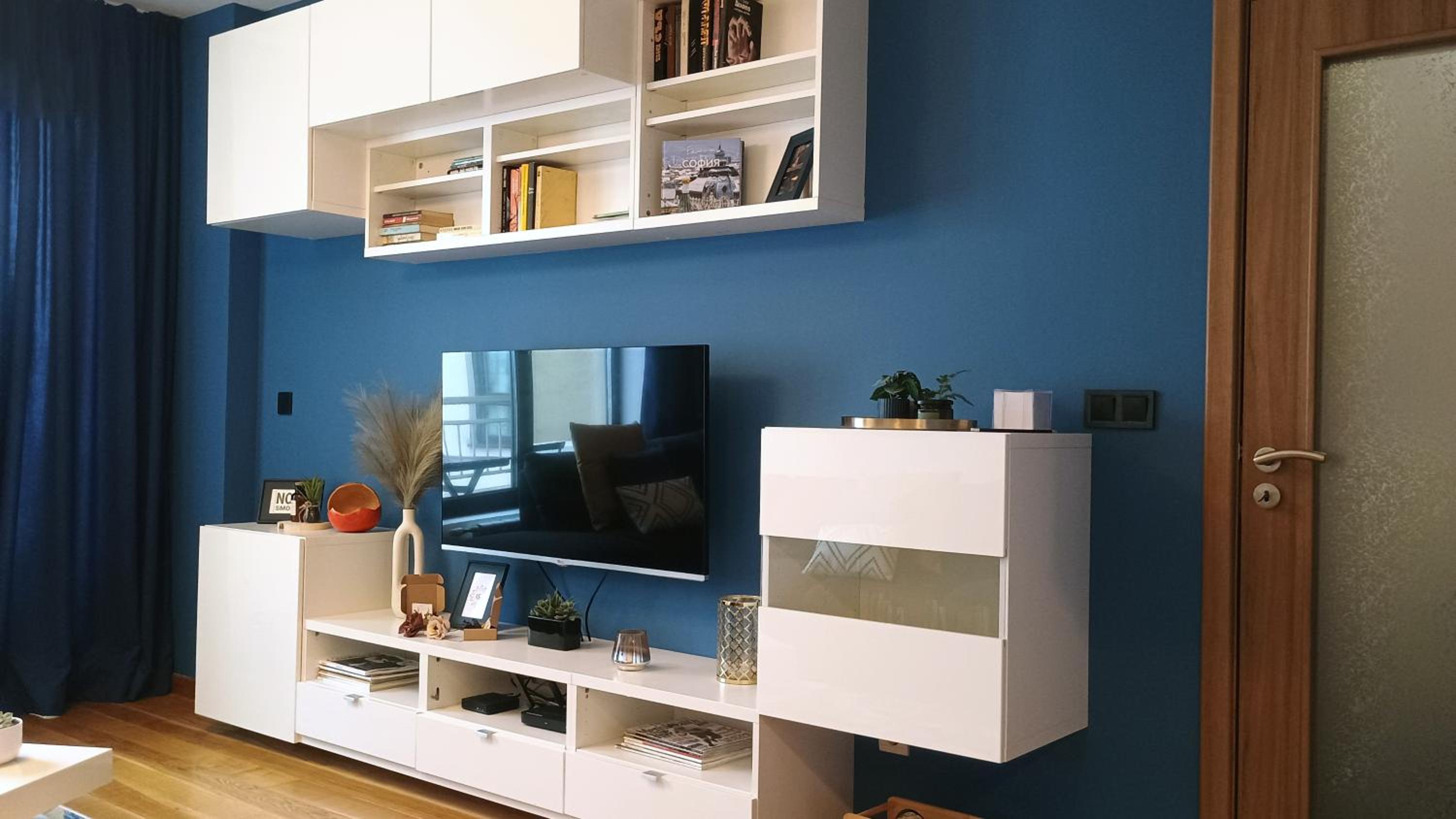 Modern Comfort near Airport, The Mall, TechPark by KeyBox