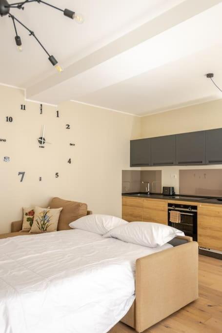 Elegant Brand New Apartment in Duomo