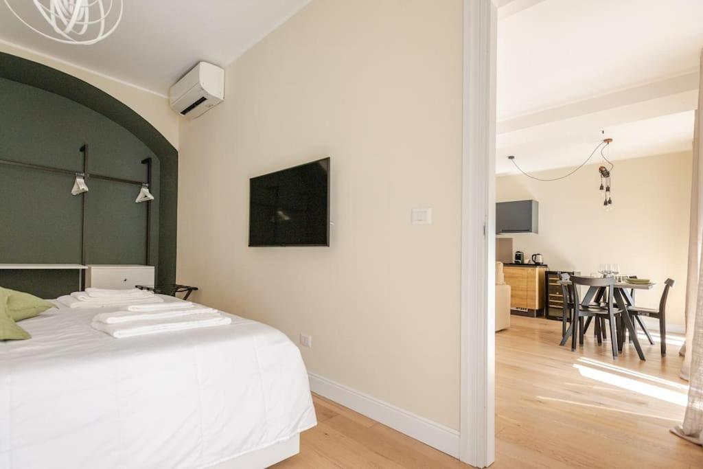 Elegant Brand New Apartment in Duomo