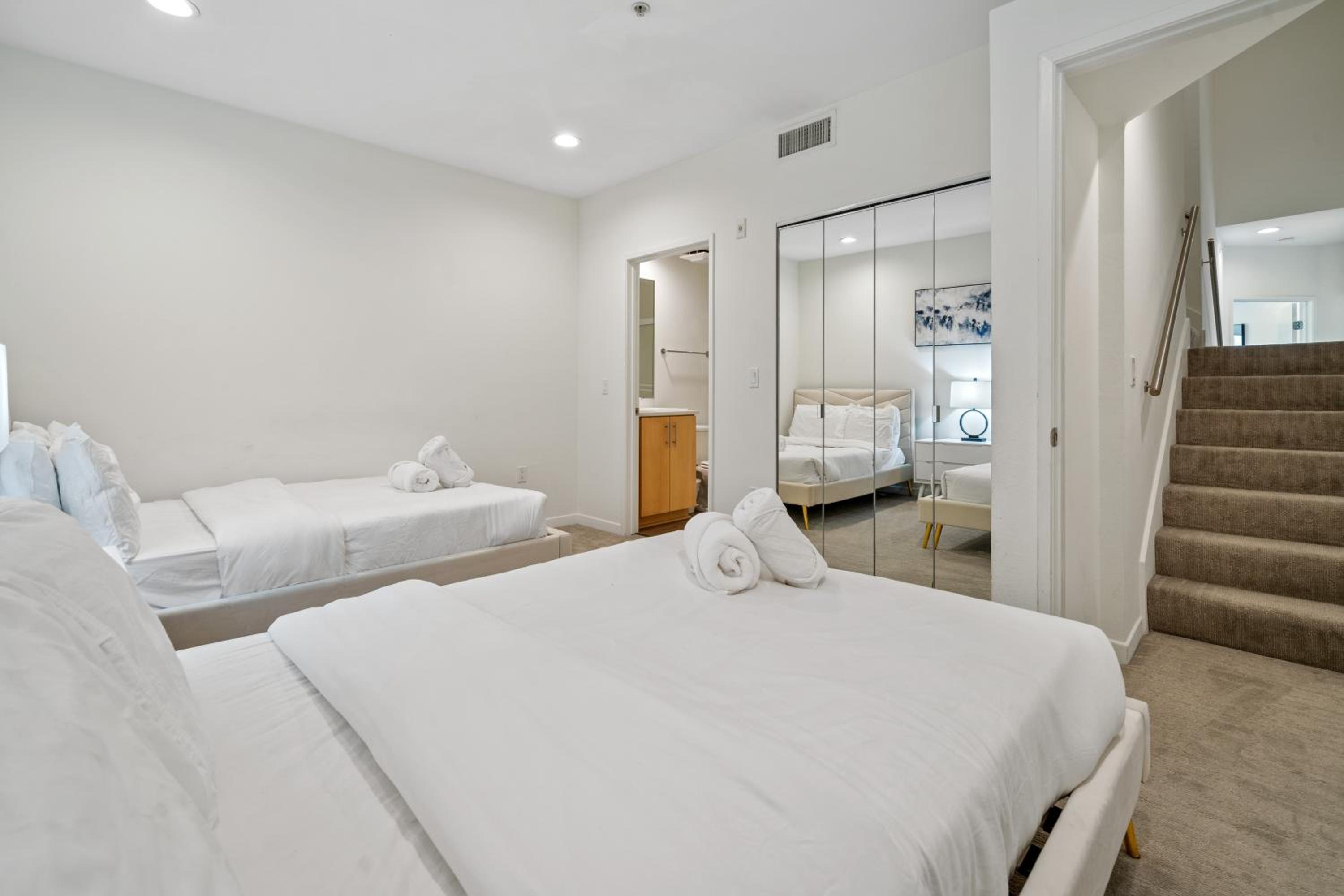 Los Angeles Vacations - Venice Marina Water Front Luxury Penthouse - Property Image 9