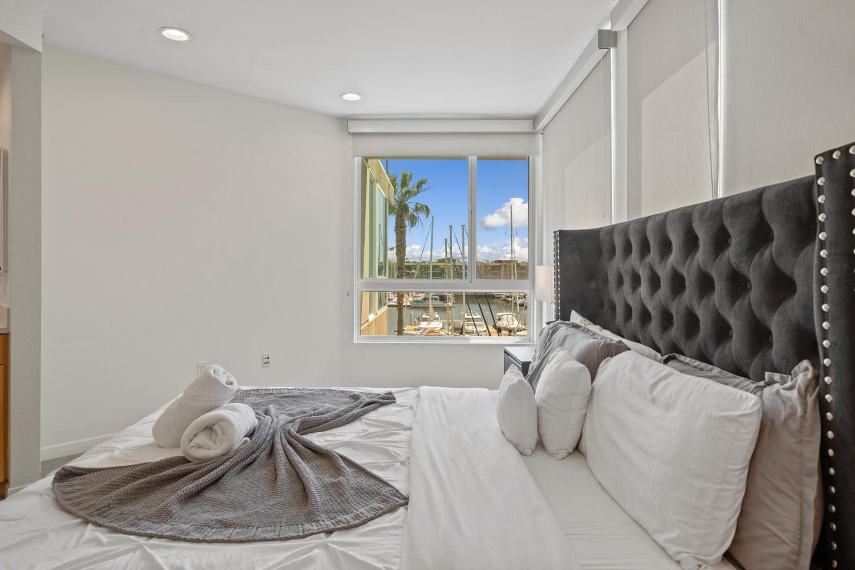 Los Angeles Vacations - Venice Marina Water Front Luxury Penthouse - Property Image 18