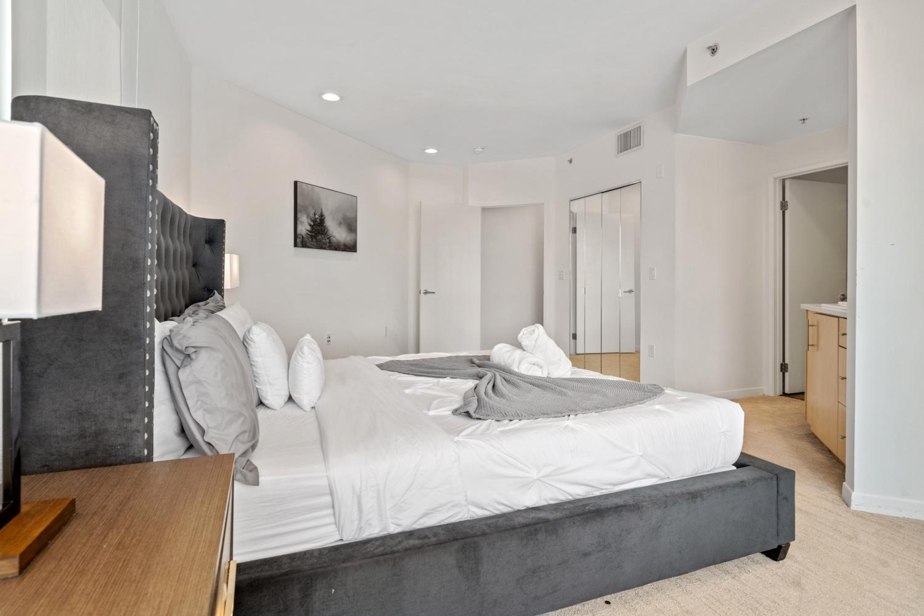 Los Angeles Vacations - Venice Marina Water Front Luxury Penthouse - Property Image 19