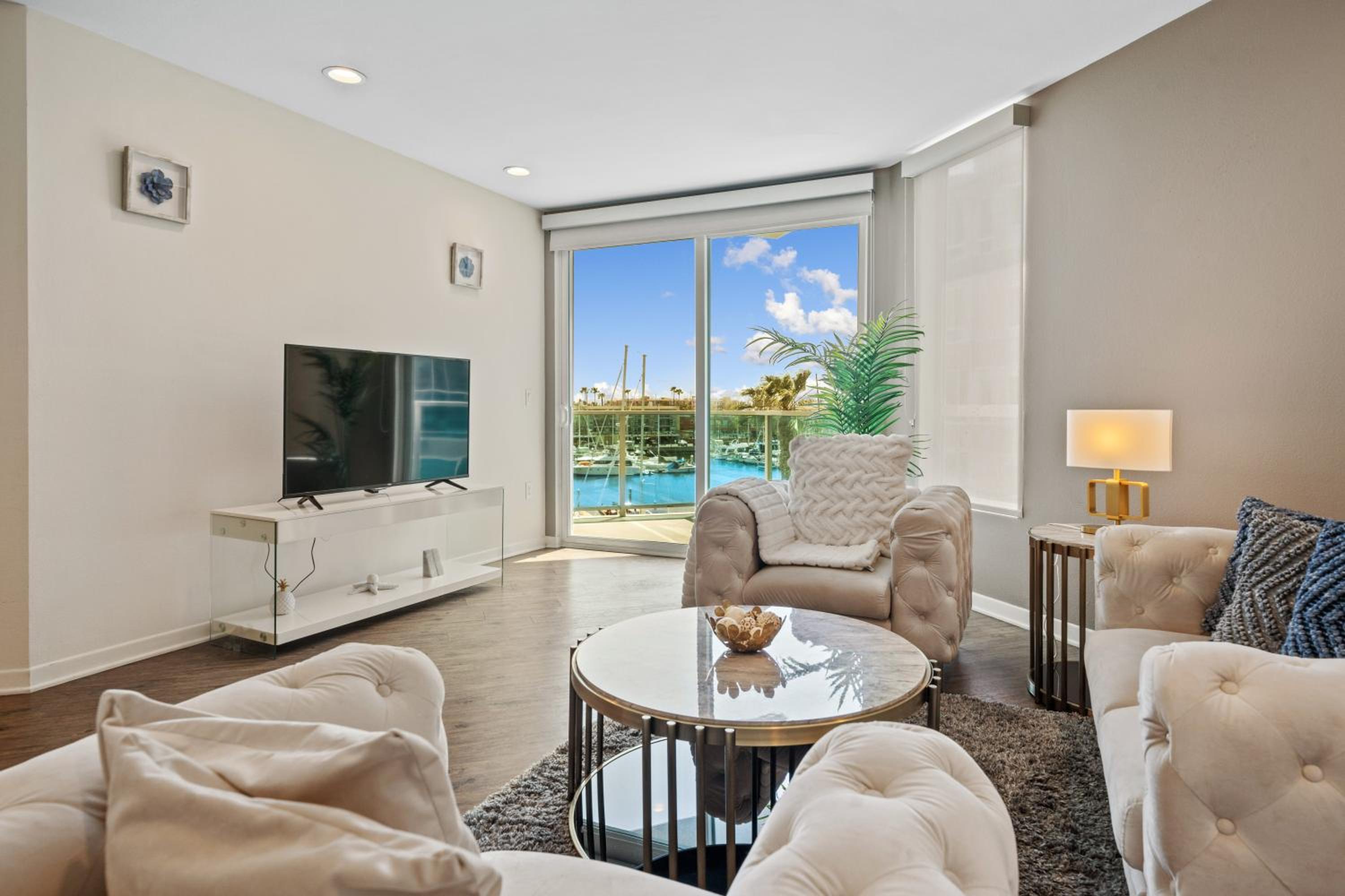 Los Angeles Vacations - Venice Marina Water Front Luxury Penthouse - Property Image 21
