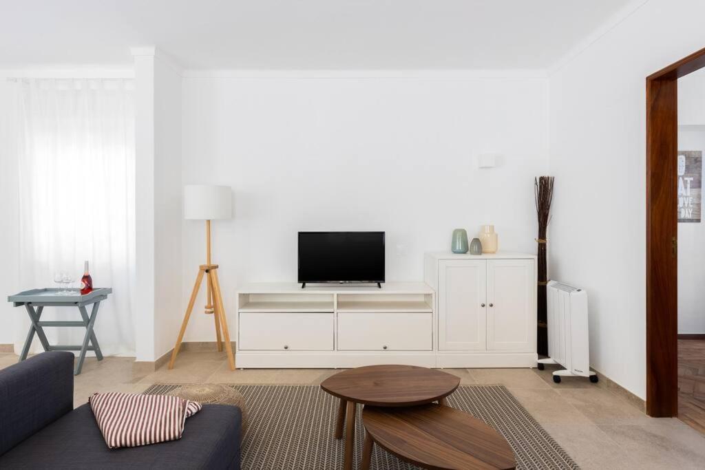 Surf & Family Stays at Carvoeira view 3