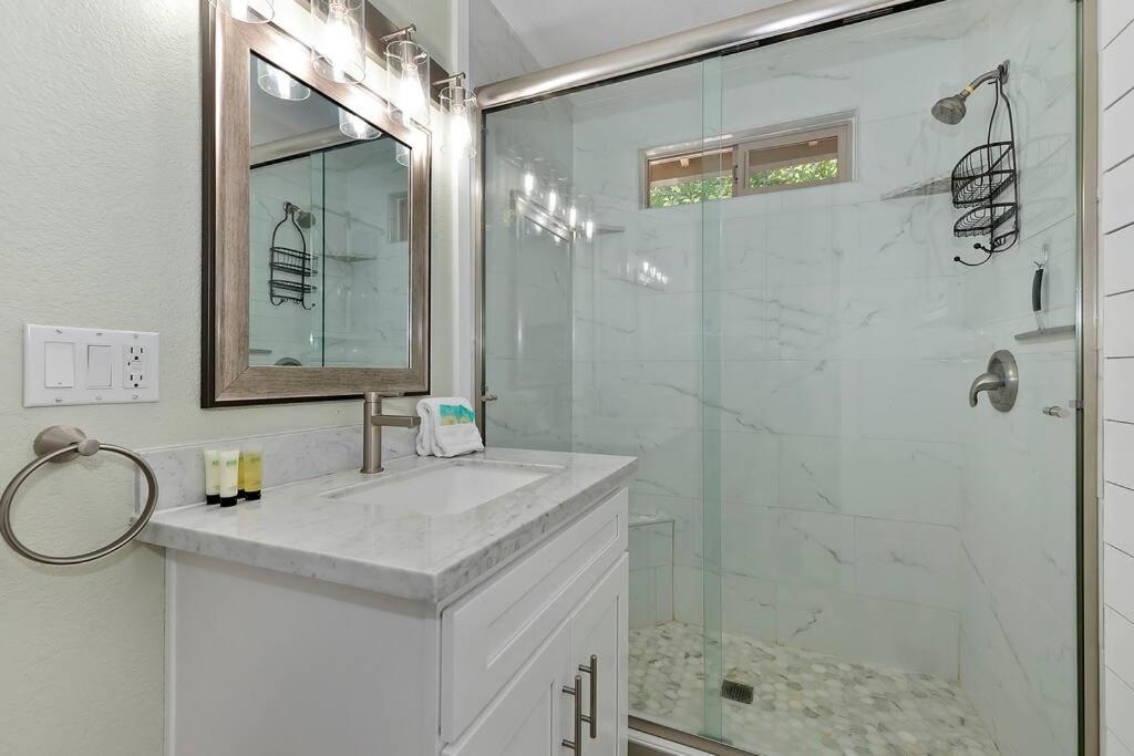 Modern 3BR Retreat Perfect for Family Getaway