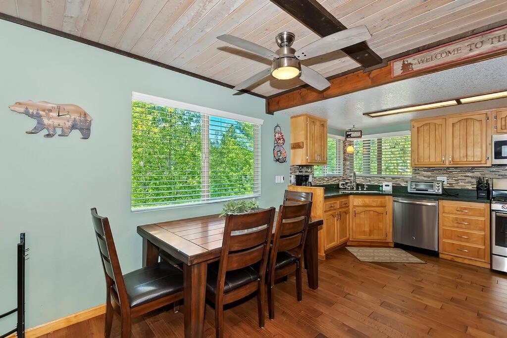 Modern 3BR Retreat Perfect for Family Getaway