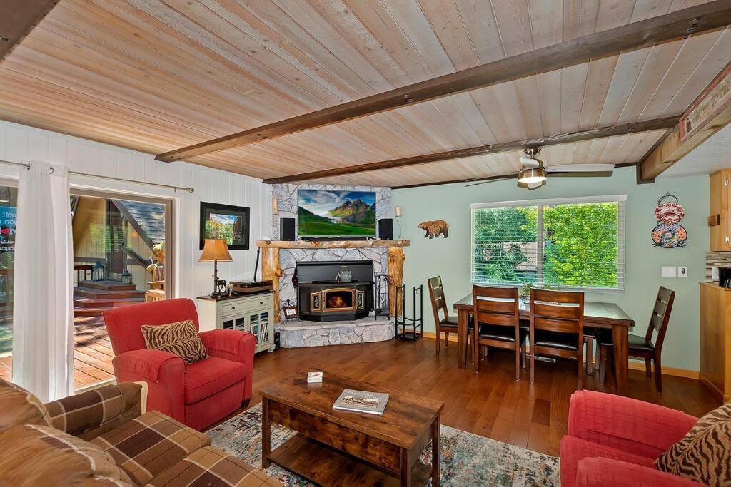 Modern 3BR Retreat Perfect for Family Getaway