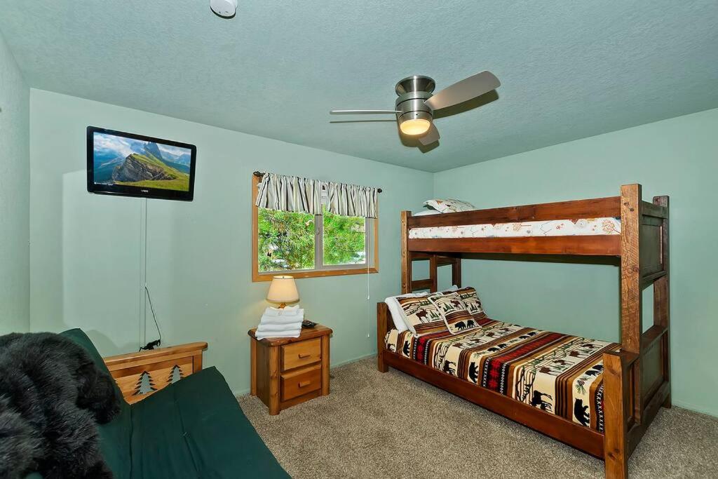 Modern 3BR Retreat Perfect for Family Getaway