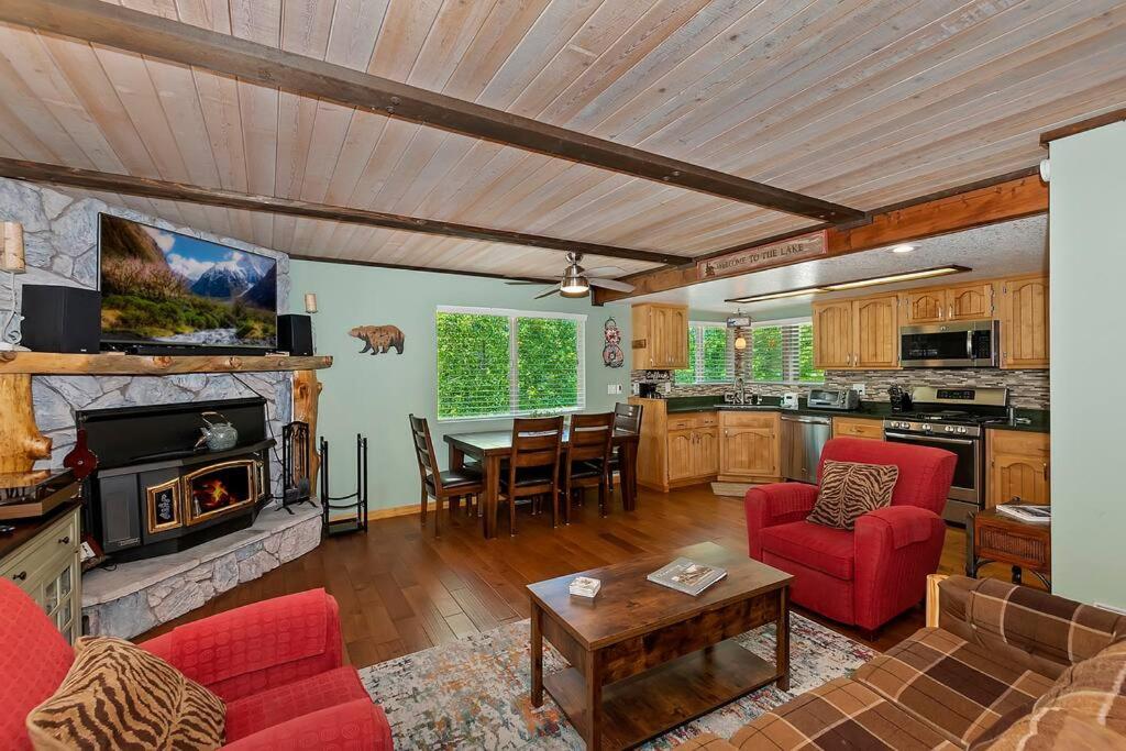 Modern 3BR Retreat Perfect for Family Getaway
