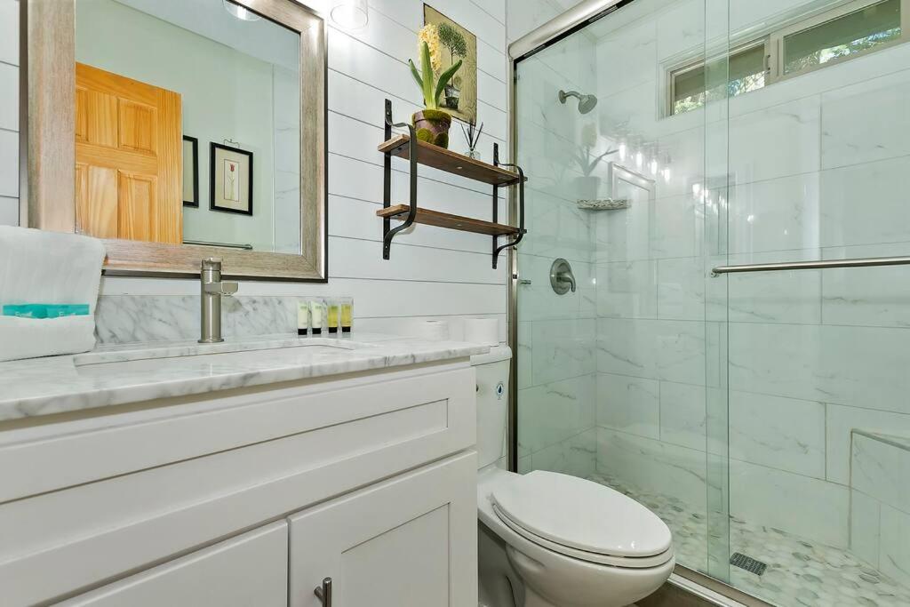 Modern 3BR Retreat Perfect for Family Getaway