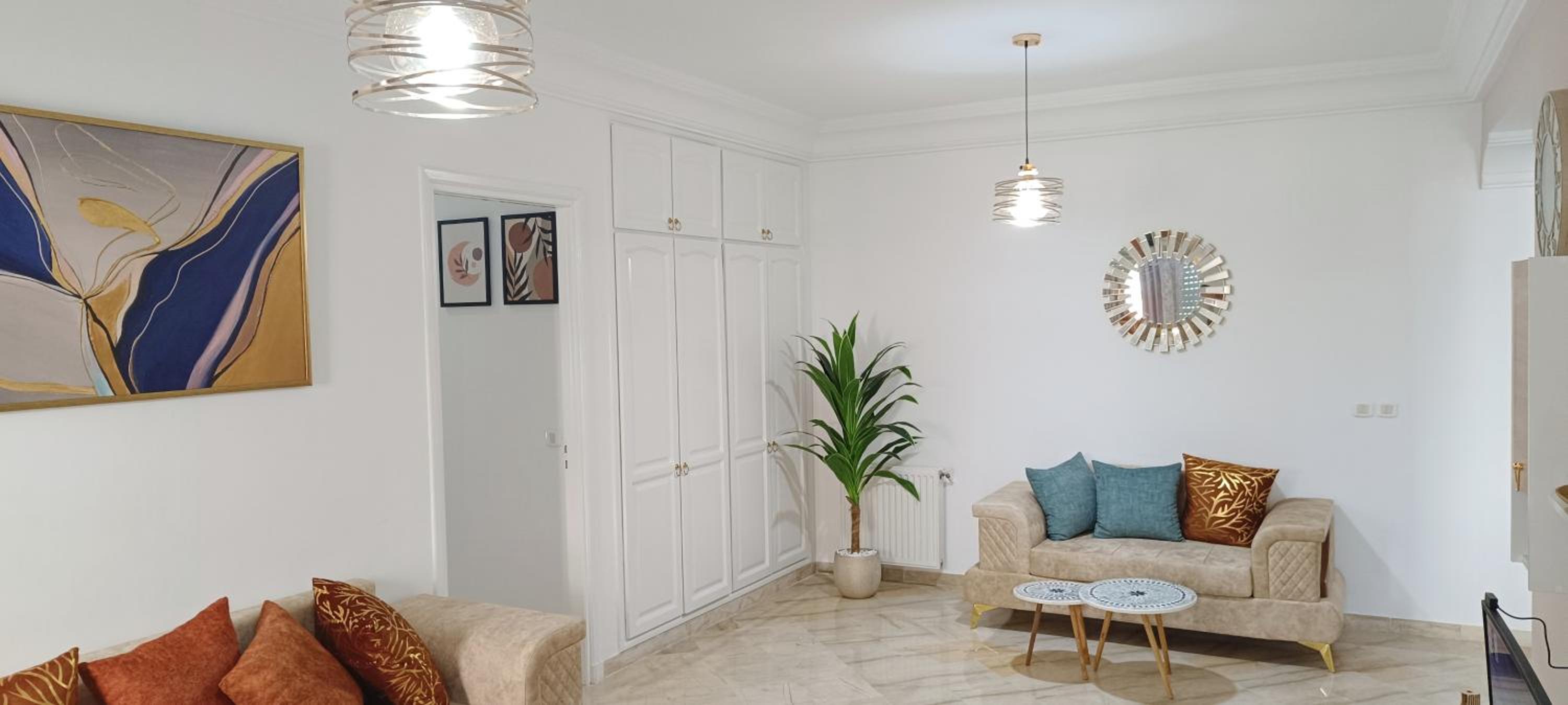 Appartement richement meublé à l'aouina seulement pour les familles view 2