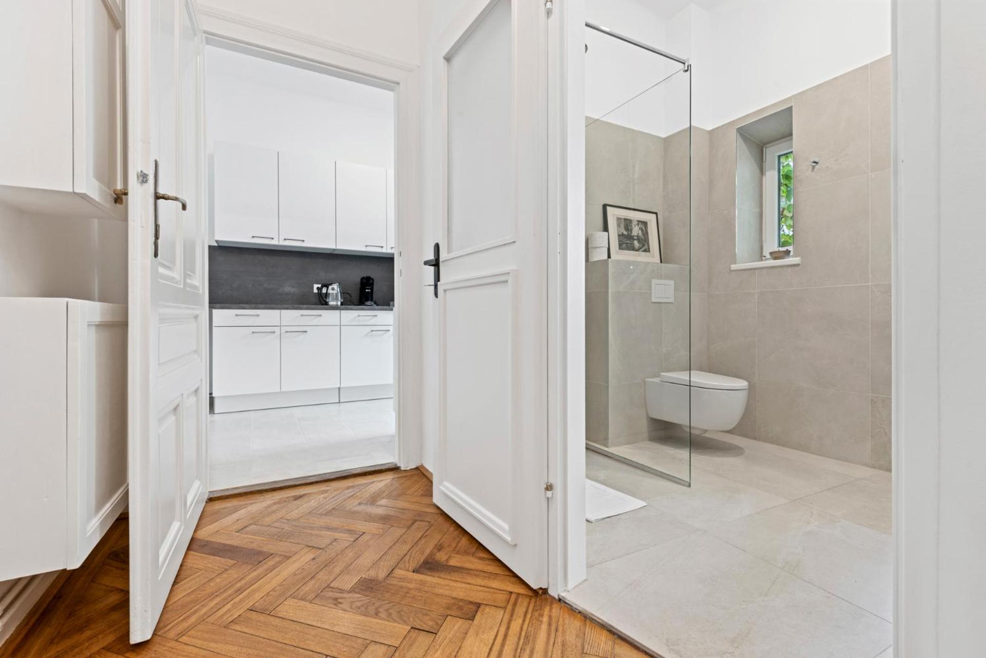 Josefstadt City Apartment is Calling