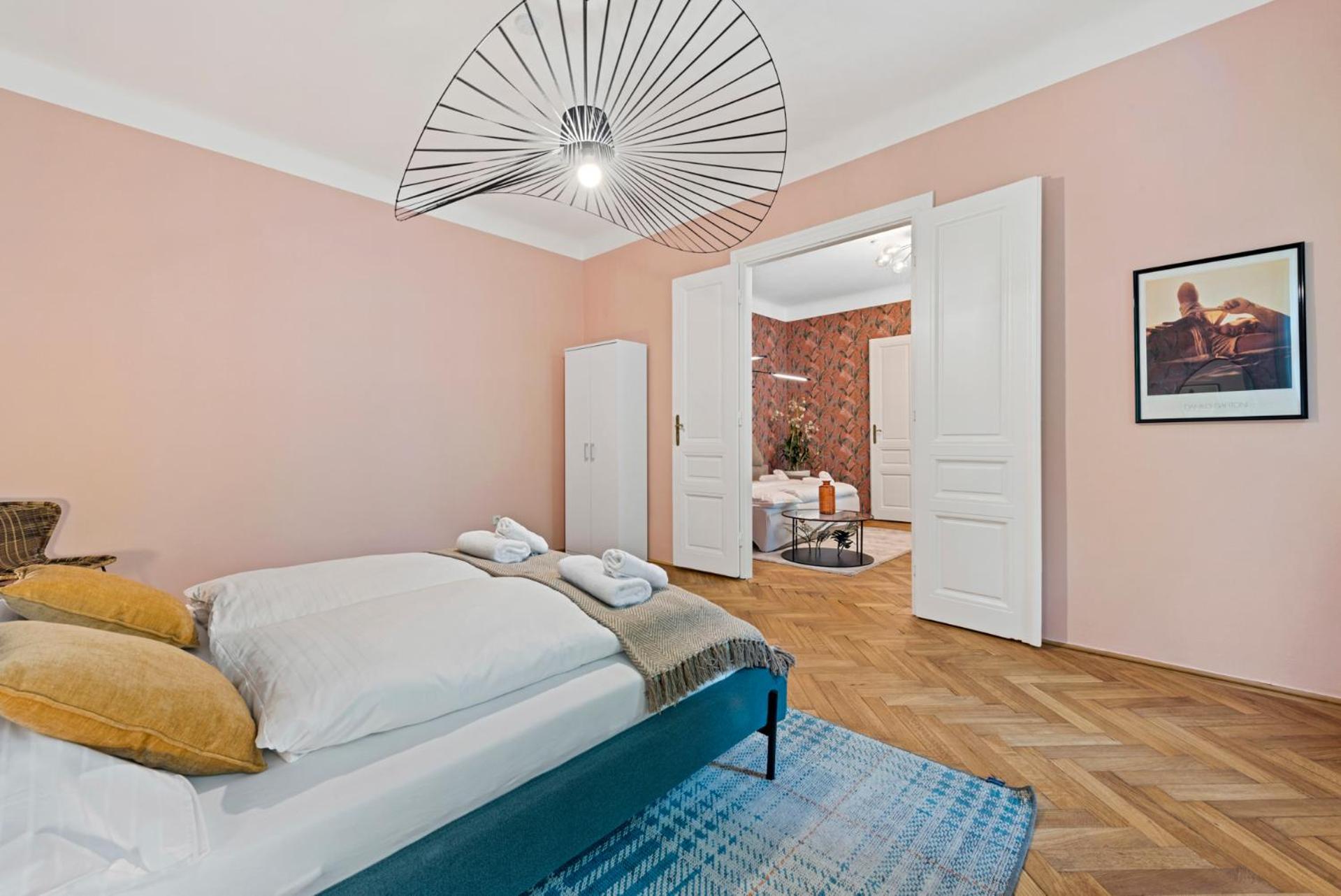 Josefstadt City Apartment is Calling
