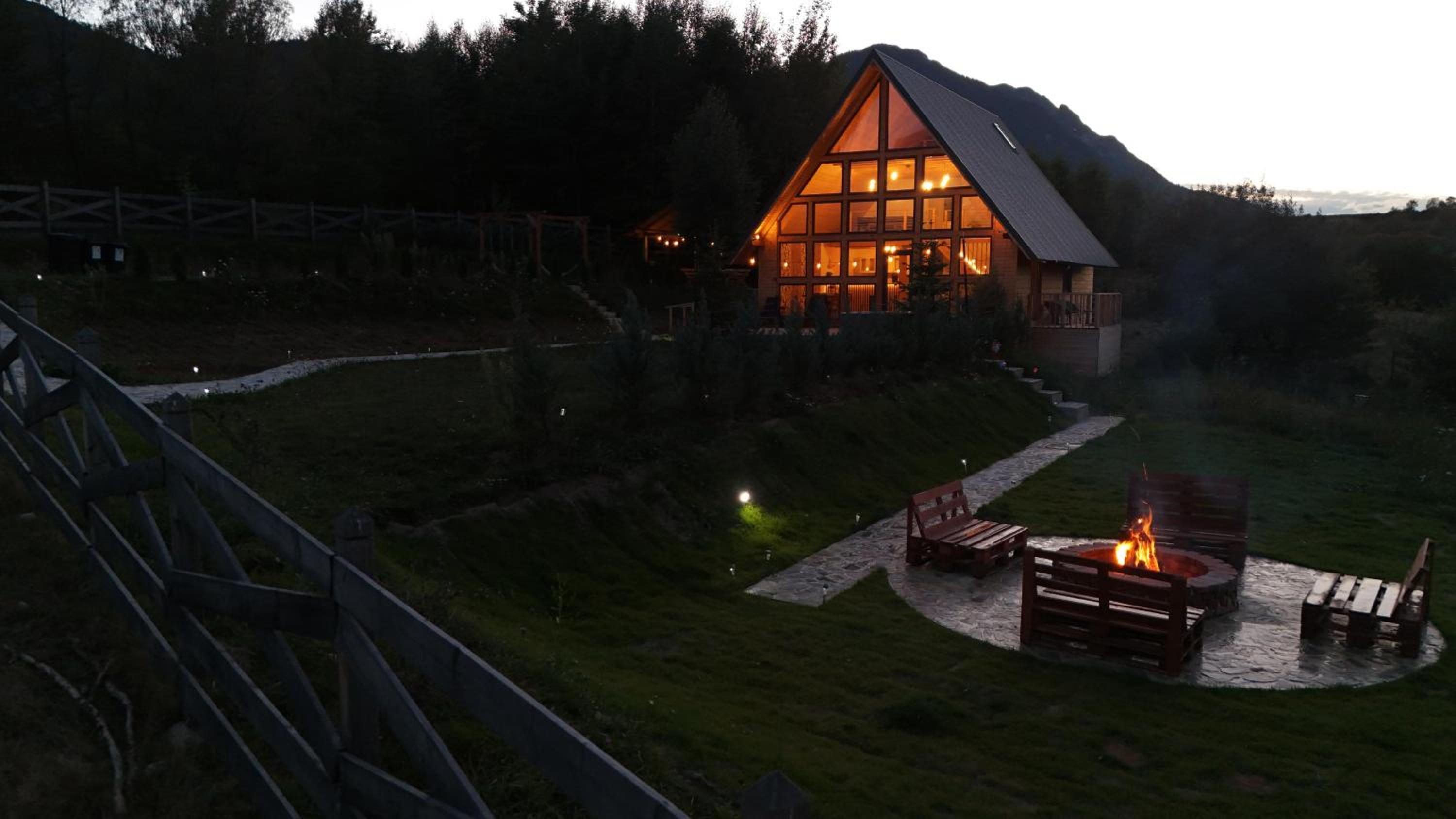 Cabana Timbernest & Hot Tubs