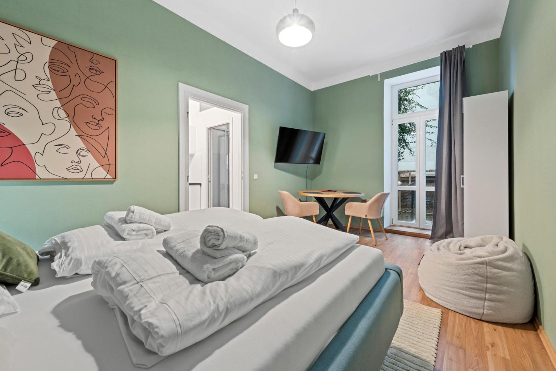 Josefstadt City Apartment is Calling