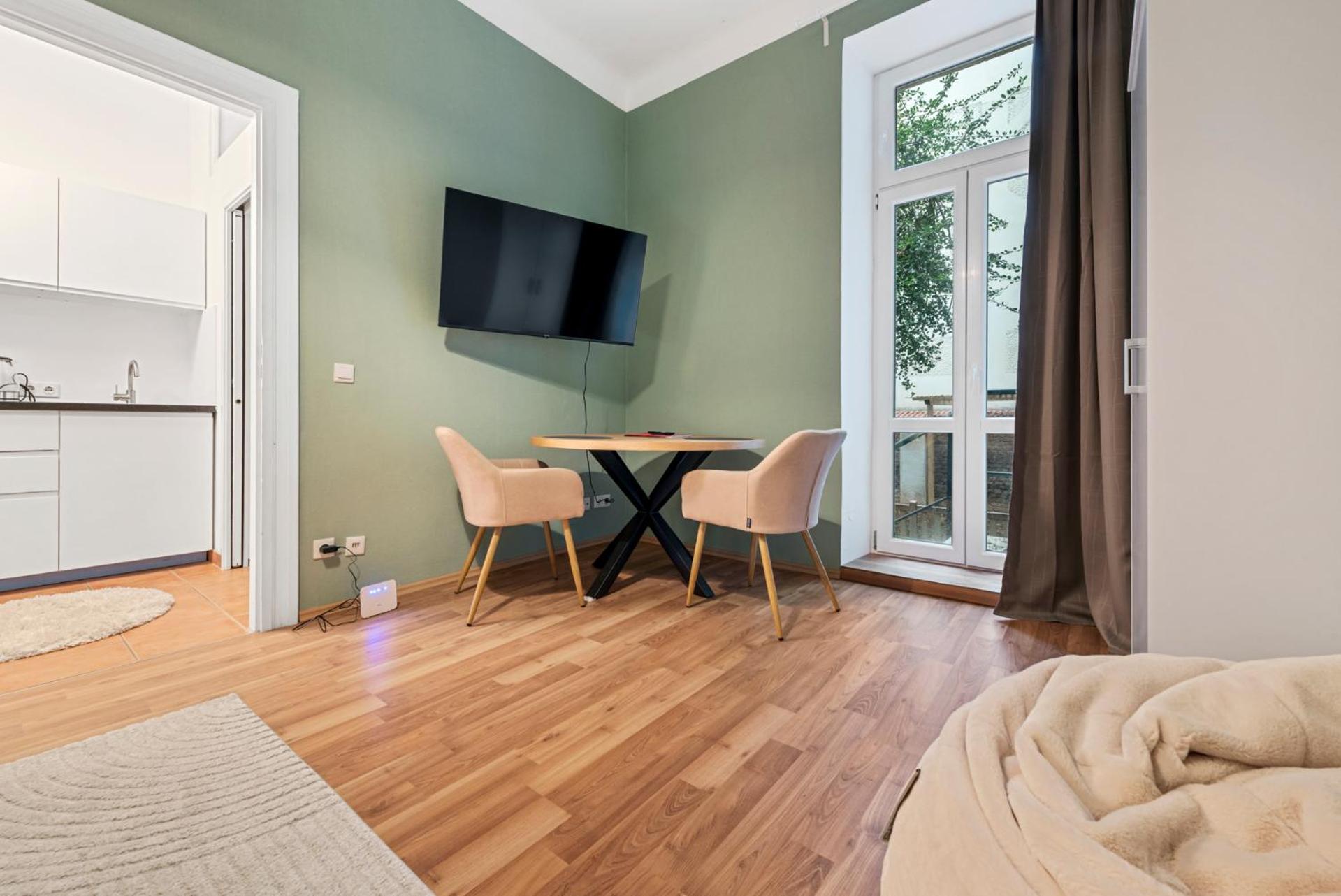 Josefstadt City Apartment is Calling