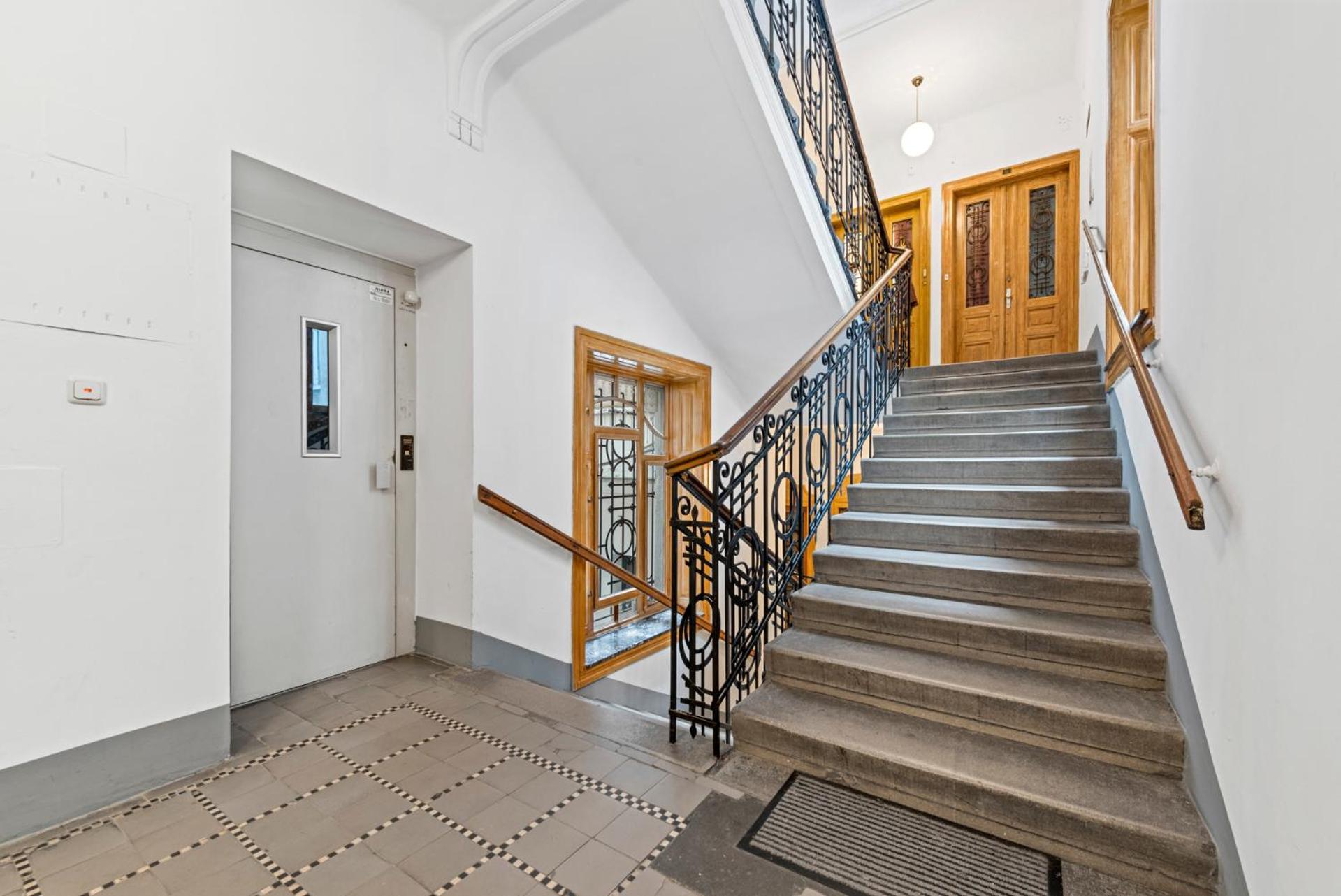 Josefstadt City Apartment is Calling