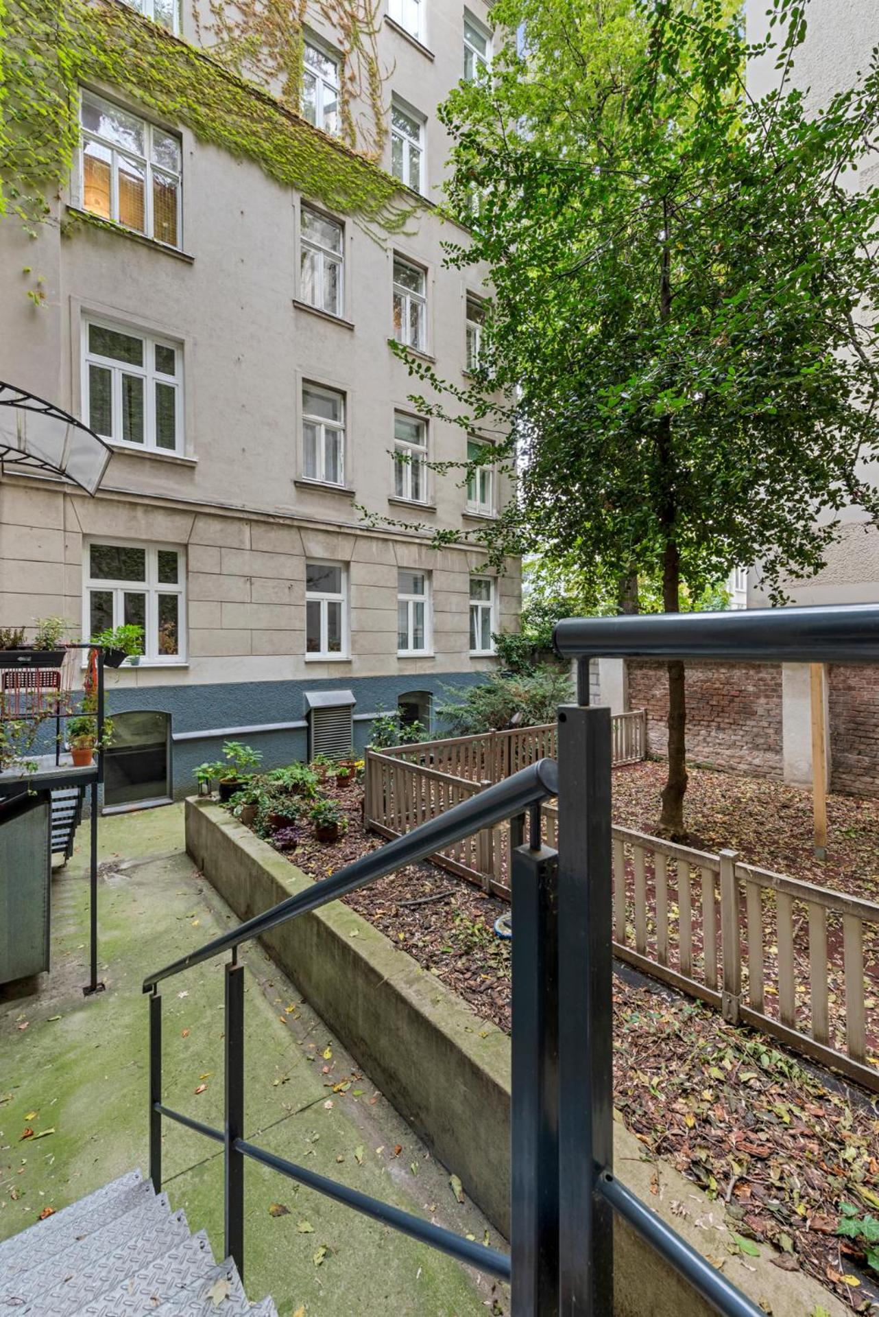 Josefstadt City Apartment is Calling