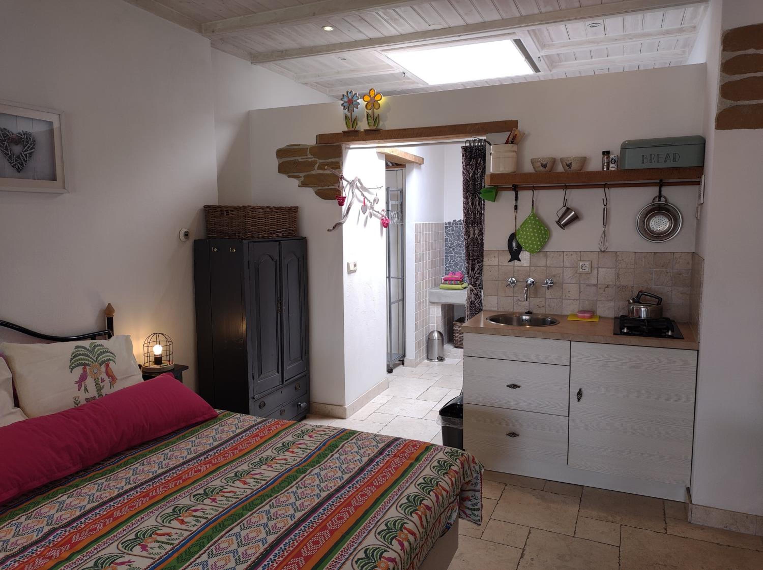 Studio DE TUINKAMER Bed by the Sea view 4