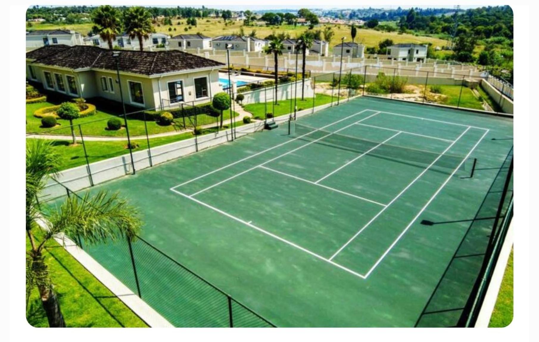 2 bed apartment- La casa de Miah Sandton view 5