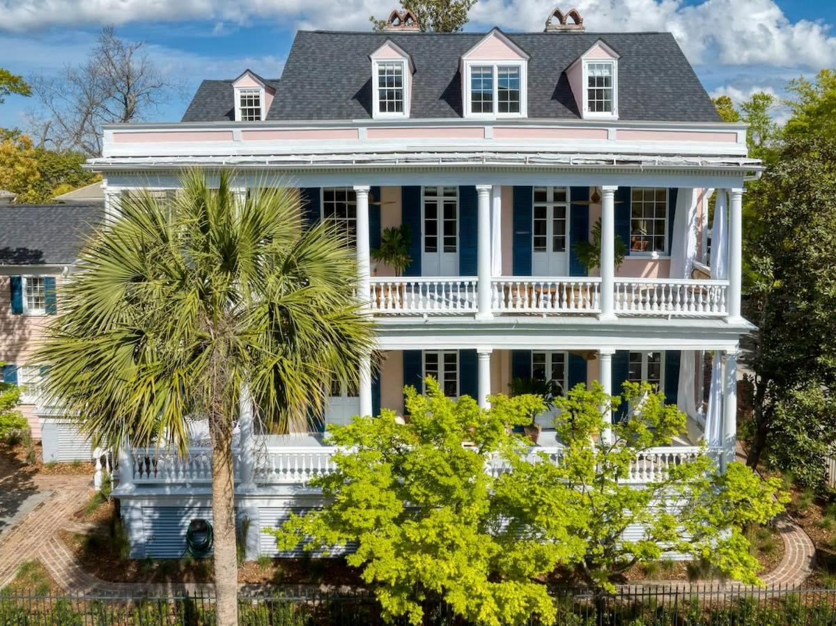 Innkeepers Quarters Queen Suite with Breakfast
