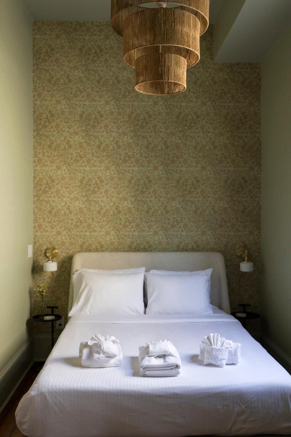 Innkeepers Quarters Queen Suite with Breakfast