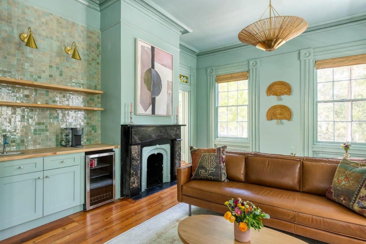 Innkeepers Quarters Queen Suite with Breakfast