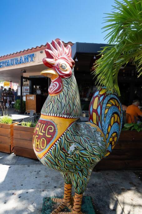 Cozy Central Stay Airport, KingBed, Fenced Parking - Little Havana Near Airport, Wynwood, Calle 8 Brickell, Coral Gables and more