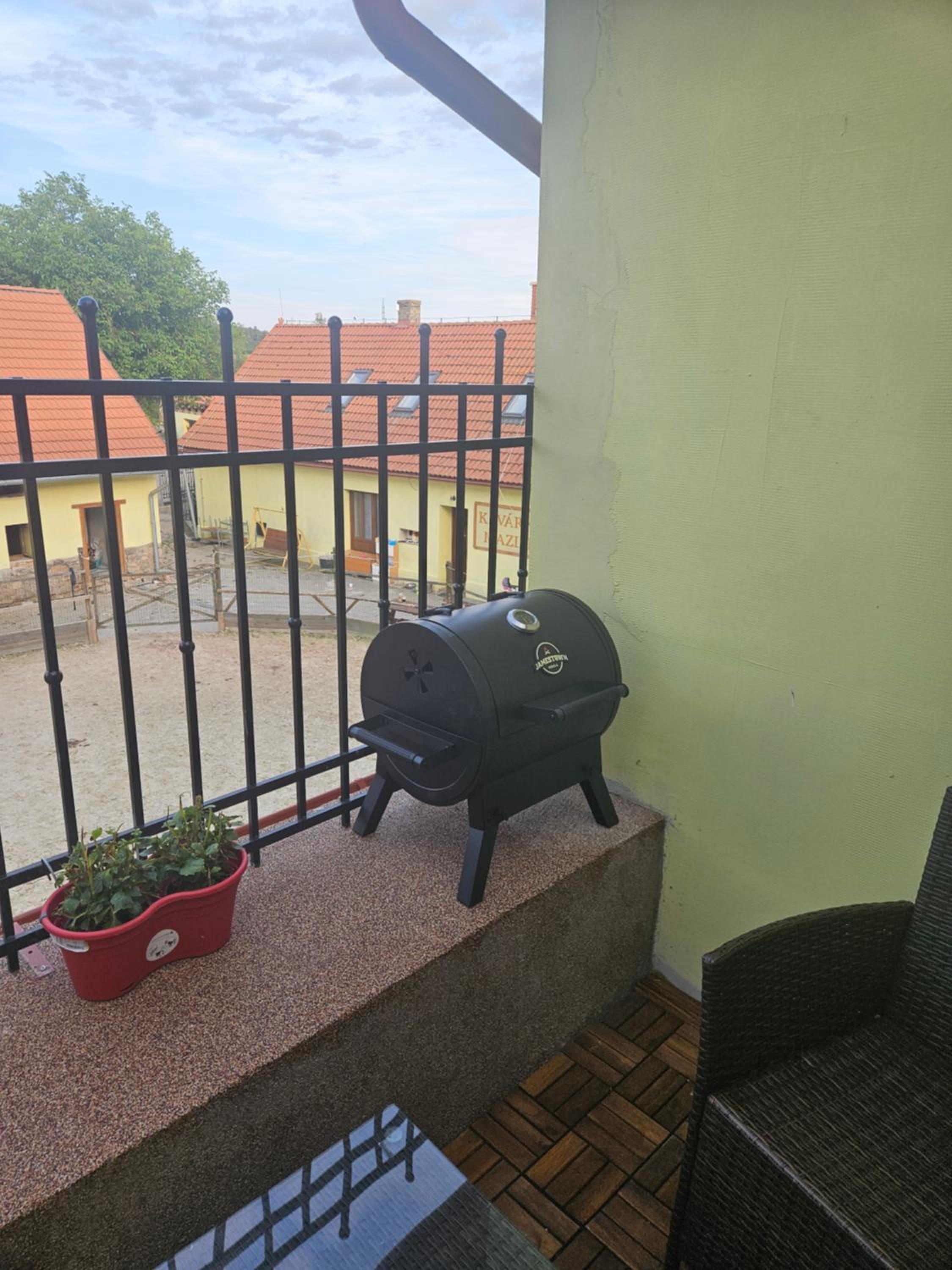 Vířivka a sauna na pokoji,nebo na vlastní terase - Farma u Příbrami