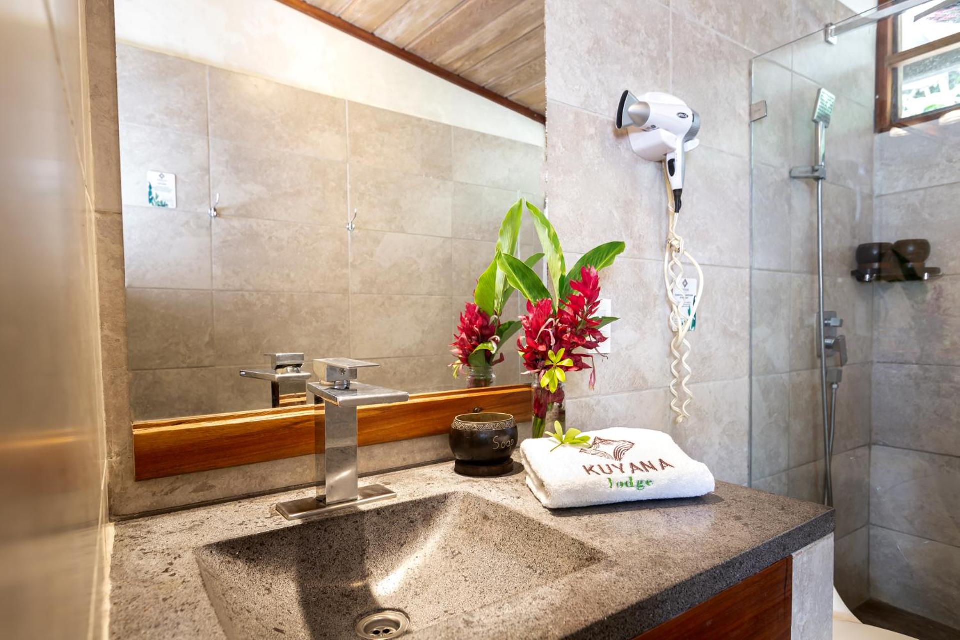 Kuyana Amazon Lodge