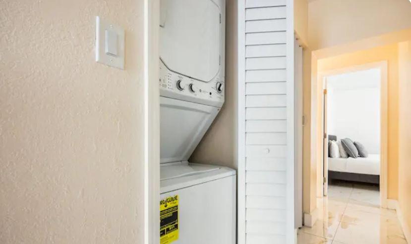 Cozy Central Stay Airport, KingBed, Fenced Parking - Little Havana Near Airport, Wynwood, Calle 8 Brickell, Coral Gables and more