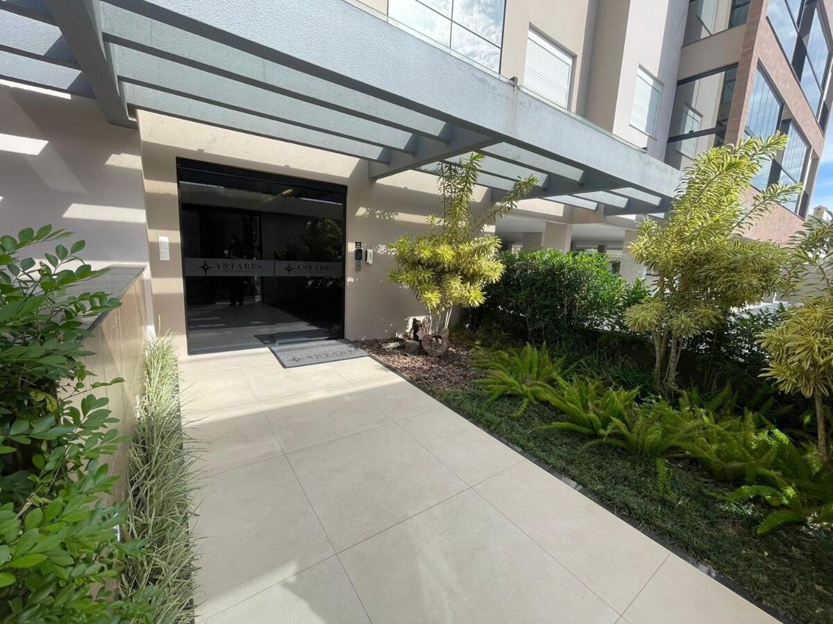 Cód 76 - Apartamento especular á 180 m do mar