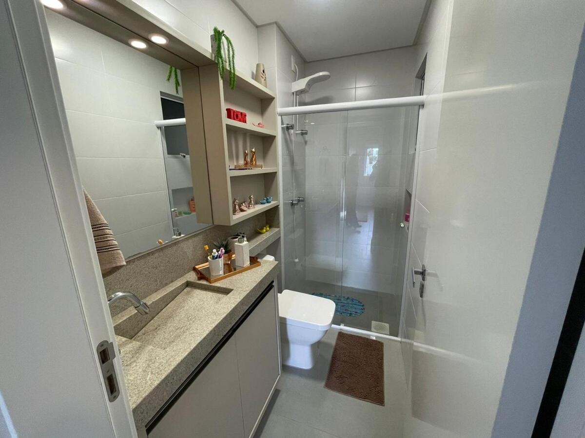 Cód 76 - Apartamento especular á 180 m do mar