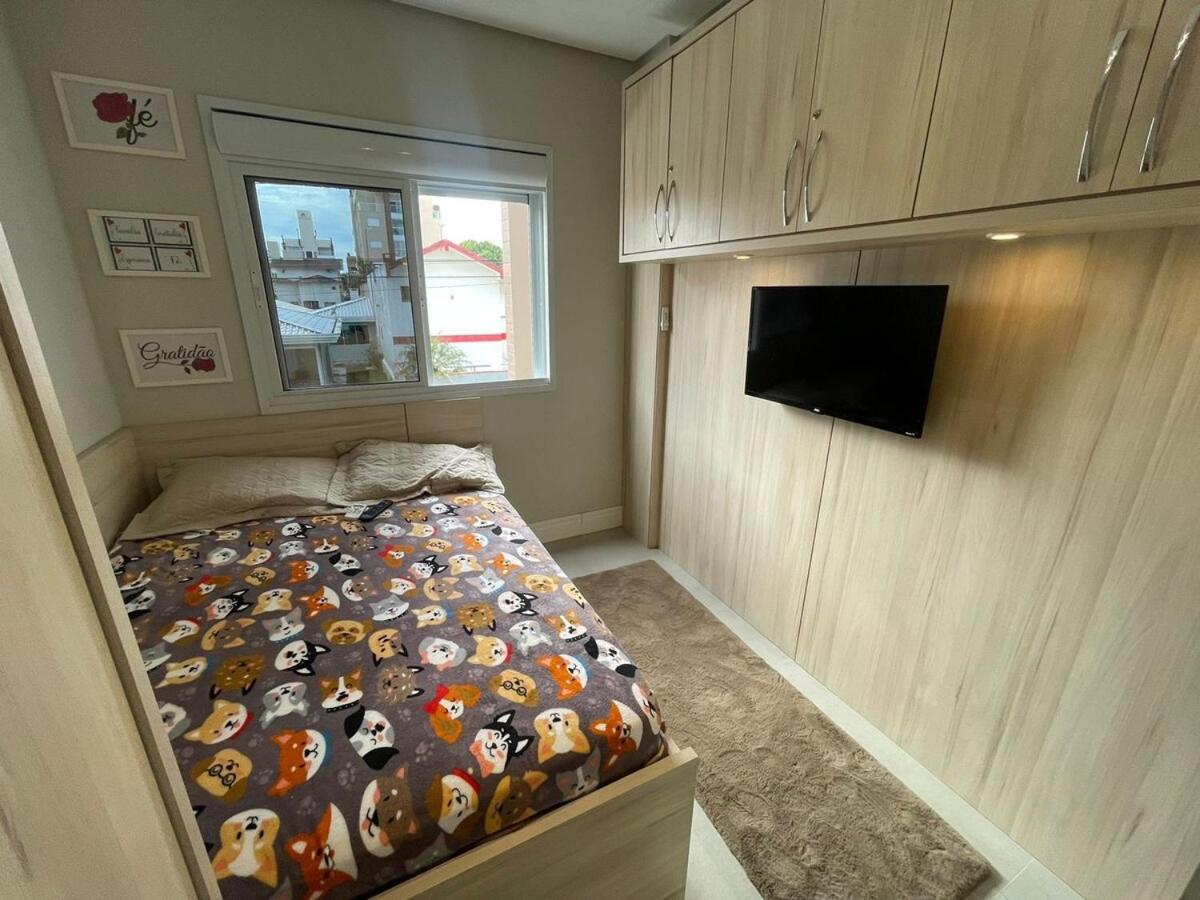 Cód 76 - Apartamento especular á 180 m do mar