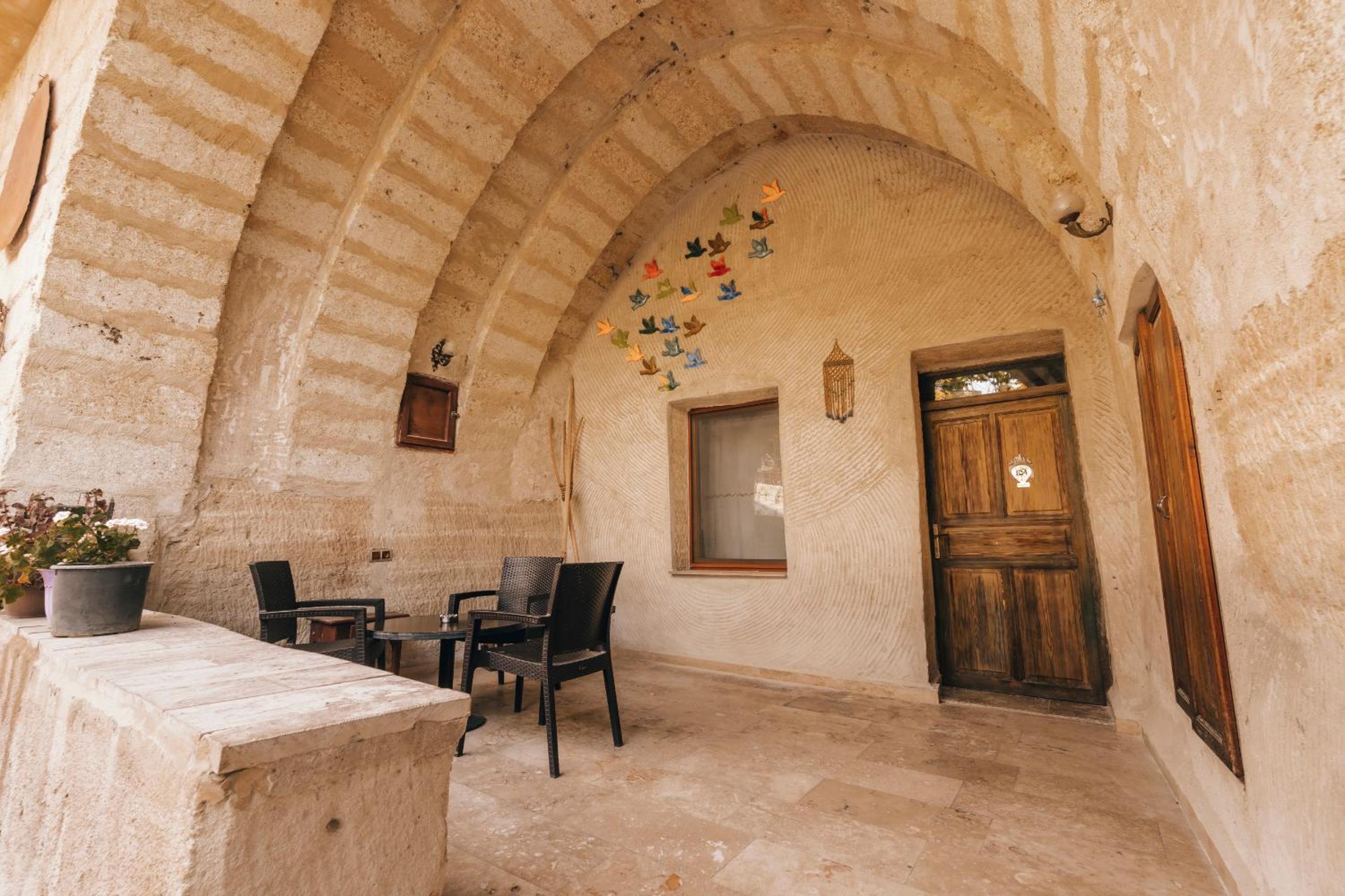 Kayatas Cave Suites - Image 177