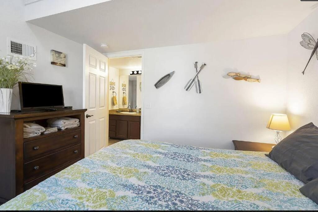 Condo in Branson -waterfront, peaceful