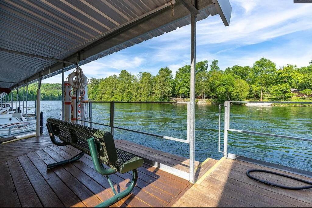 Condo in Branson -waterfront, peaceful