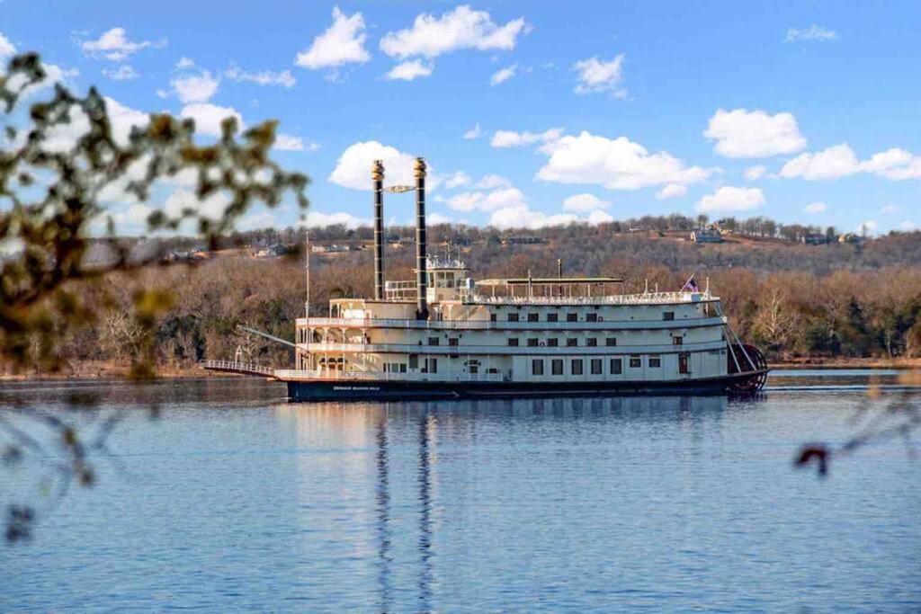 Condo in Branson -waterfront, peaceful