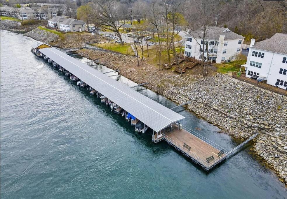 Condo in Branson -waterfront, peaceful
