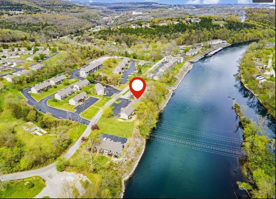 Condo in Branson -waterfront, peaceful