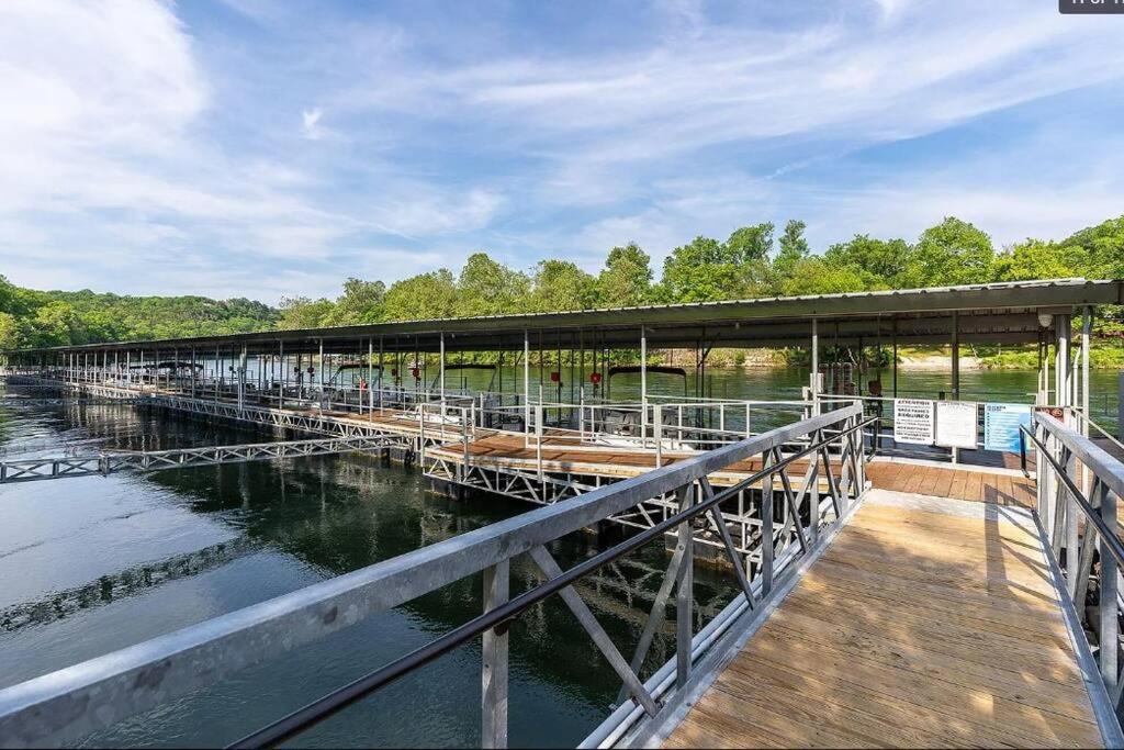Condo in Branson -waterfront, peaceful