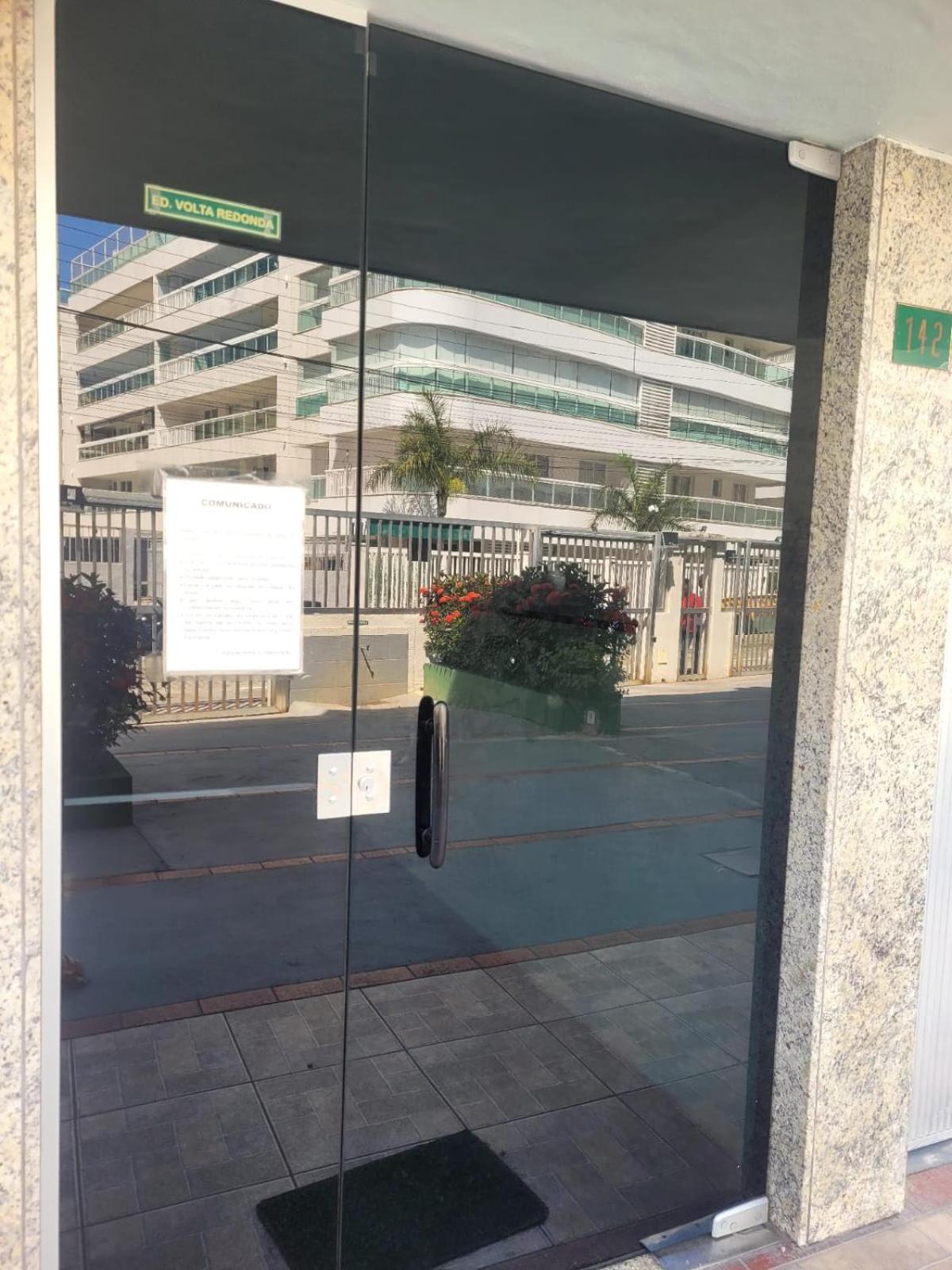 Apartamento na praia forte de 1 quarto, sala, cozinha e 1 banheiro