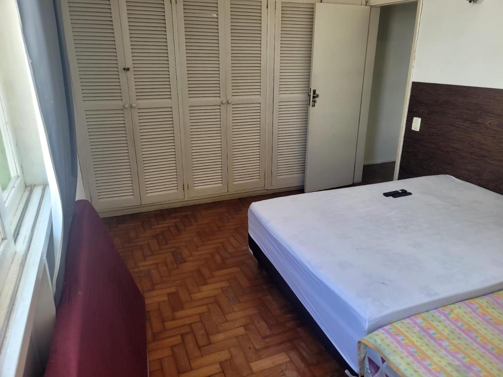 Apartamento na praia forte de 1 quarto, sala, cozinha e 1 banheiro