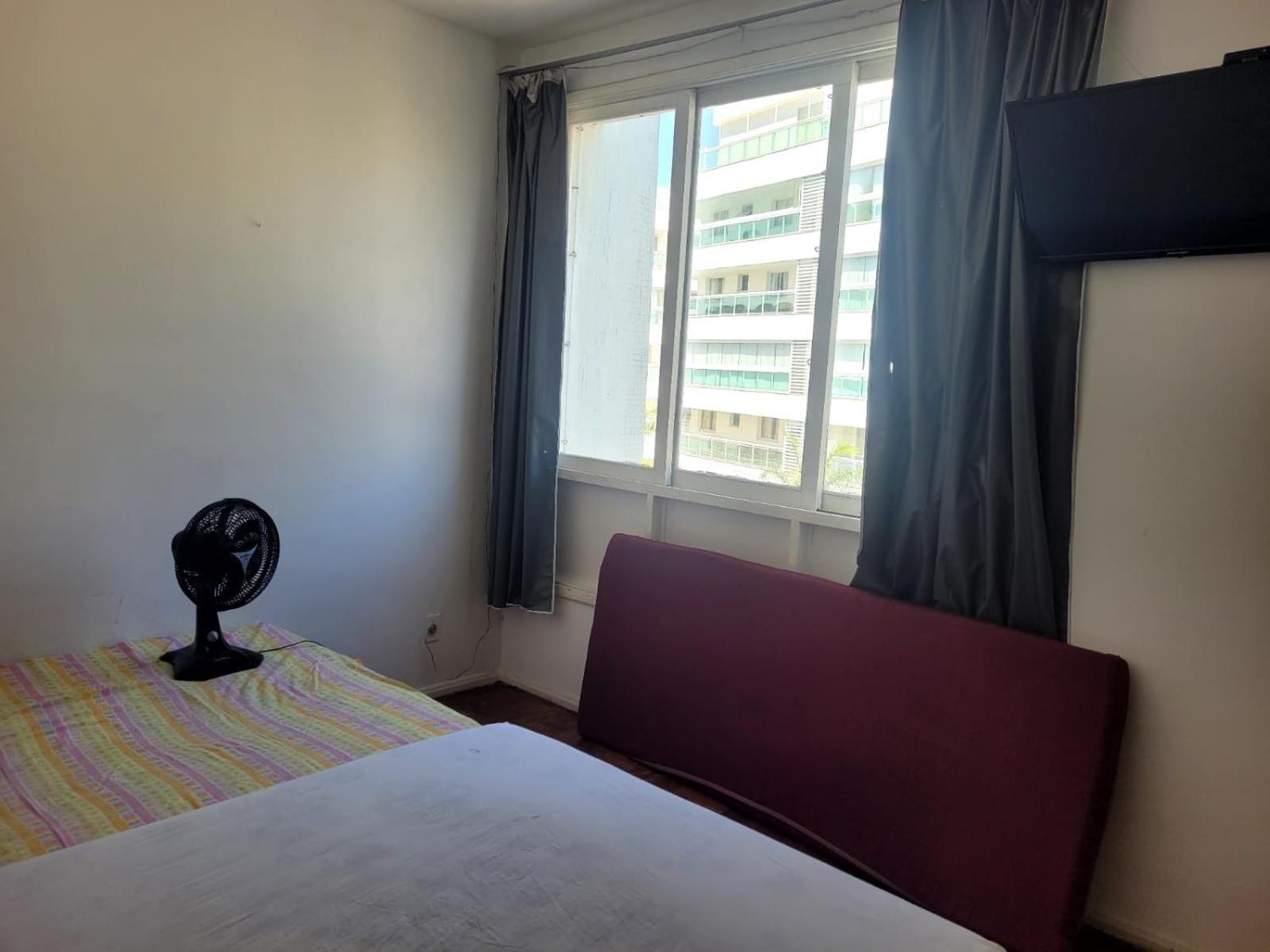Apartamento na praia forte de 1 quarto, sala, cozinha e 1 banheiro