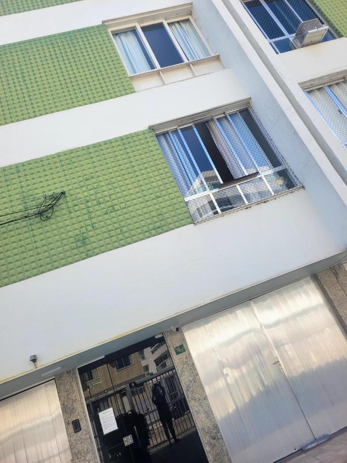 Apartamento na praia forte de 1 quarto, sala, cozinha e 1 banheiro